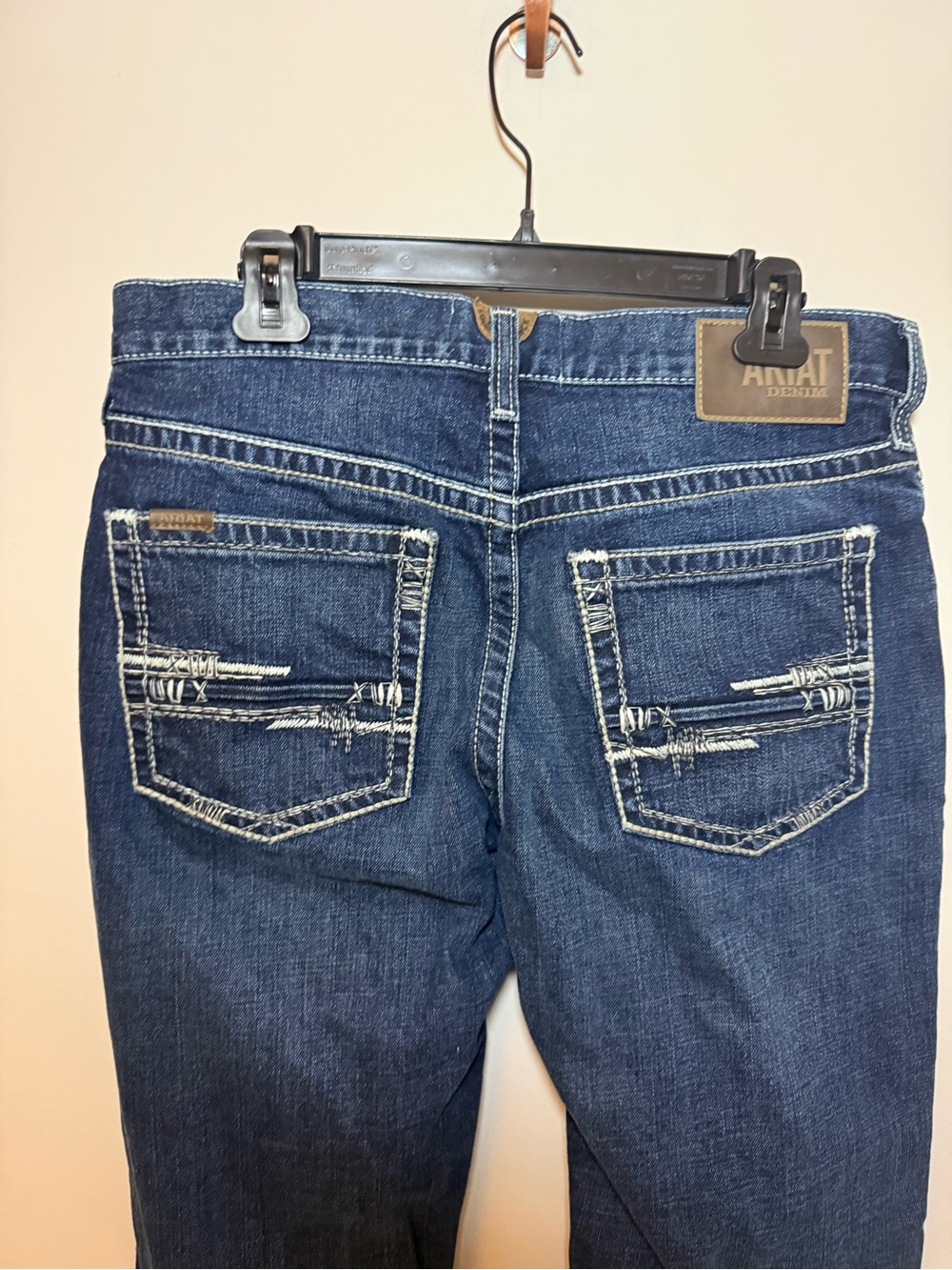 Ariat men’s relaxed boot cut denim blue jeans. 33 - Picture 3 of 12